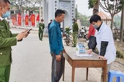 Công an Hà Nội tiếp tục xử lý người không đeo khẩu trang nơi công cộng
