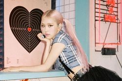 Ai cũng ngỡ ngàng khi biết đây chính là việc mà BLACKPINK không bao giờ dám nhờ Rosé
