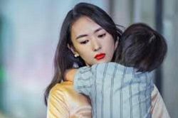Rút ví cho mẹ đẻ 5 triệu về quê ăn Tết, chồng lập tức lôi vào phòng riêng chất vấn nhưng tiết lộ của tôi khiến anh cứng họng