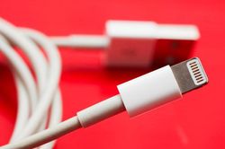 Apple đã tìm được cách chế tạo cáp sạc siêu bền cho iPhone, iPad