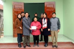 Giúp người nghèo an cư