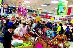 TP. Hồ Chí Minh: Sức mua trái cây, hàng thực phẩm, quà tết tăng mạnh