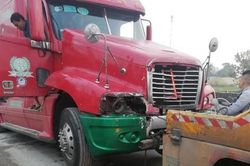Công nhân môi trường bị xe container tông tử vong khi đang hốt rác
