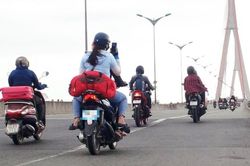 Những điều lái xe cần biết khi về quê ăn Tết bằng xe máy