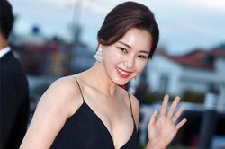 Cách Hoa hậu đẹp nhất Hàn Quốc giữ vẻ gợi cảm ở tuổi 38