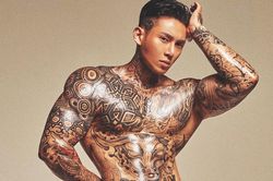 Nam người mẫu Hàn Quốc xăm toàn thân