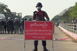 Thống tướng Myanmar cam kết bàn giao quyền lực sau bầu cử