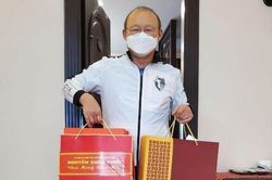 Bóng đá Việt Nam hôm nay: HLV Park Hang Seo nhận quà Tết đặc biệt
