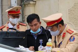 Phát hiện lái xe vi phạm nồng độ cồn gấp 3 mức kịch khung