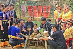 Đồng bào các dân tộc hân hoan chào đón năm mới