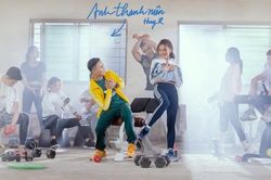 Lời bài hát 'Anh thanh niên' của HuyR chuẩn nhất