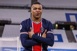 Mbappe 'xé gió' ghi bàn, PSG vững top 3