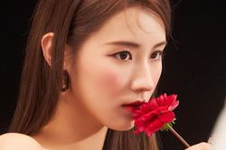 Miyeon, thành viên hụt của BLACKPINK bị netizen chỉ trích vì một lời nhắn nhủ dành cho Lisa