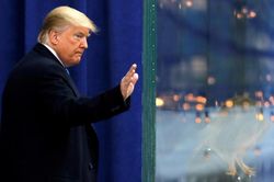 Thượng viện Mỹ bắt đầu luận tội ông Donald Trump