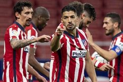Suarez lập cú đúp, Atletico đánh rơi chiến thắng phút 89