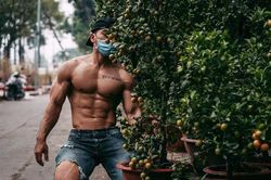 Sau 'Mai An Tiêm 6 múi', hội chị em lại rần rần trước trai đẹp cơ bắp bán quất