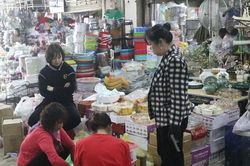 Người tiêu dùng tin tưởng hàng 'Made in Việt Nam'