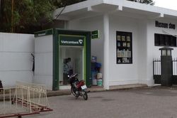 Cây ATM ngân hàng 'nhàn rỗi' ngày cận Tết Nhâm Dần 2022
