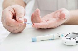 Người bệnh tiểu đường nên ăn thế nào trong ngày Tết