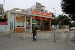 15 học sinh đầu tiên cách ly tại Trường Tiểu học Xuân Phương tối nay được trở về nhà