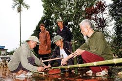 Chơi đu bay bổng ngày Xuân…