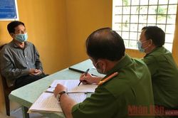 Bắt khẩn cấp thêm tám đối tượng trong đường dây buôn lậu xăng giả