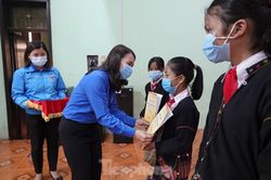 Tỉnh đoàn Quảng Trị mang Tết nghĩa tình đến với đồng bào