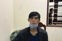 Cướp rút súng dí vào đầu người đi đường hòng lấy xe máy để thoát thân