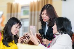 Trân quý giá trị cuộc sống mình để biết yêu thương người khác