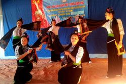 Xuân về trên bản Phăng 1