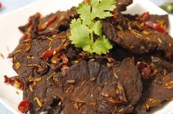 Tết này chị em hãy ghim ngay công thức làm thịt bò khô cực đơn giản này!