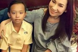 Phi Nhung buồn vì không dạy được con nuôi Hồ Văn Cường