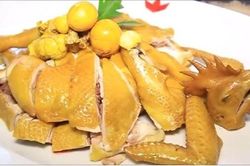 Cách chặt gà đẹp cho bữa cơm ngày Tết thêm bắt mắt