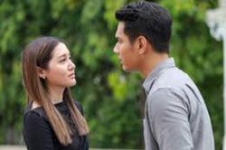 Chồng xót xa thương vợ: 'Con ốm lại làm vợ anh mất ngủ cả đêm rồi', tưởng cô sẽ cảm động ai ngờ sáng ra nhìn cảnh tượng trong nhà mà anh 'hóa đá'