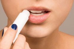 3 sự thật bạn cần biết về son dưỡng môi
