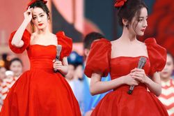 Địch Lệ Nhiệt Ba đẹp như công chúa Disney với bộ váy đỏ rực khiến dân tình mê mẩn