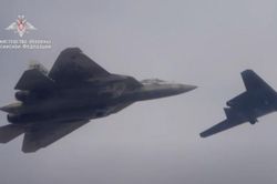 Su-57 Nga sẽ điều khiển 4 UAV S-70 Okhotnik cùng lúc