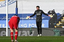 ĐIỂM NHẤN Leicester 3-1 Liverpool: Thảm họa hàng thủ, Liverpool sắp mất cả Top 4