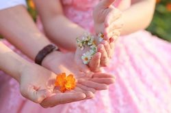 Hỏng cái bóng đèn, vợ cũ của chồng tôi cũng gọi anh đến sửa