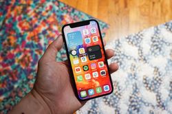 Doanh số iPhone 12 mini thấp hơn nhiều so với Apple kỳ vọng