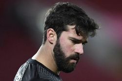Alisson không phải tội đồ lớn nhất của Liverpool