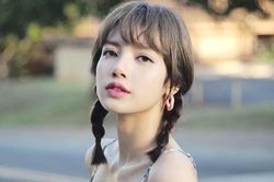 Những kiểu trang điểm và làm tóc đẹp cho Valentine