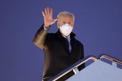 Tổng thống Biden nói về 'chương đáng buồn' sau khi ông Trump trắng án