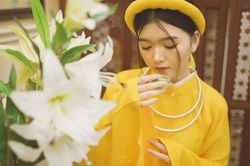 Nữ sinh thanh tao trong cổ phục Việt đón xuân