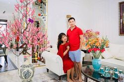 MC Vân Hugo tình tứ khoe ảnh đón Tết cùng bạn trai, dân mạng xuýt xoa ngưỡng mộ