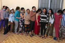 Phá sòng bạc 'quý bà' ngày Tết, thu hơn 200 triệu đồng