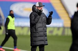 Liverpool cần Juergen Klopp 'đứng lên'