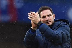 Chelsea vẫn 'mệt mỏi' trả lương cho Lampard