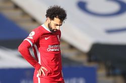 Liverpool trượt dốc, Salah có động thái gây chú ý