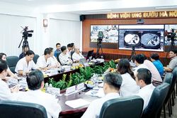 Chữa bệnh cứu người nhờ... công nghệ số